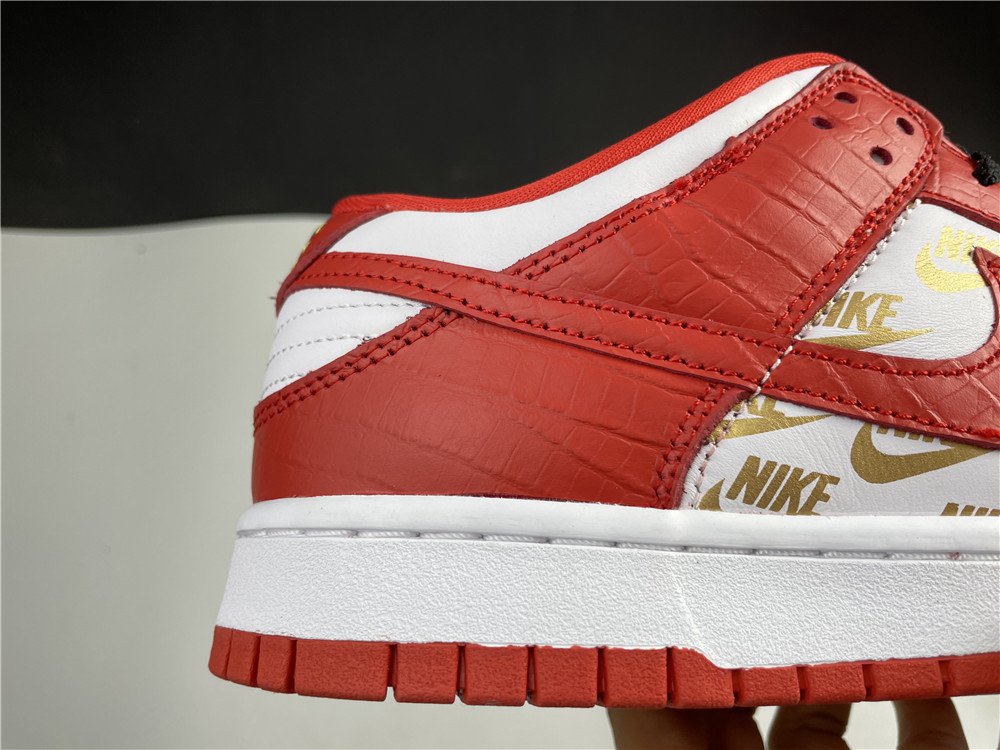 Nike SB Dunk Low